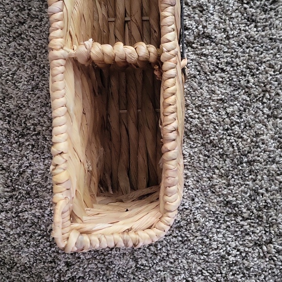 Wicker mail holder - Picture 3 of 7